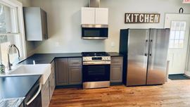 Freestanding ±2,324 SF - Downtown Roswell 