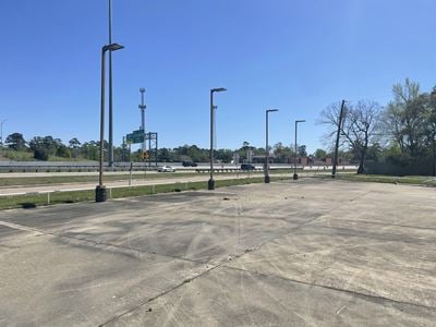 3105 Eastex Fwy
