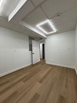 98-140 Hoyt Street