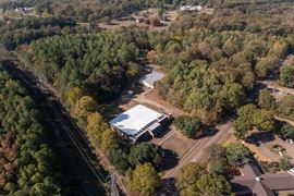 Furniture Store & Warehouse in Excellent Condition