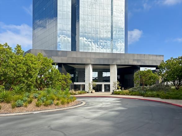 CA, Oxnard - Topa Financial Plaza