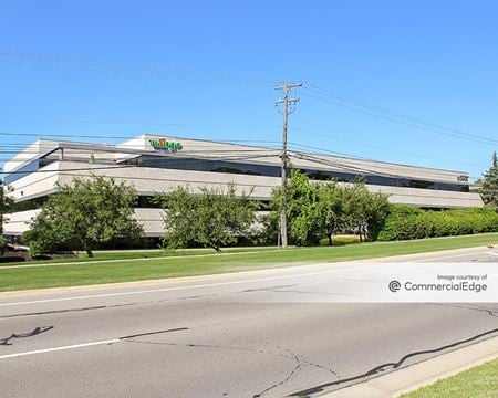 Commercial space for Rent at 30445 Northwestern Hwy in Farmington Hills
