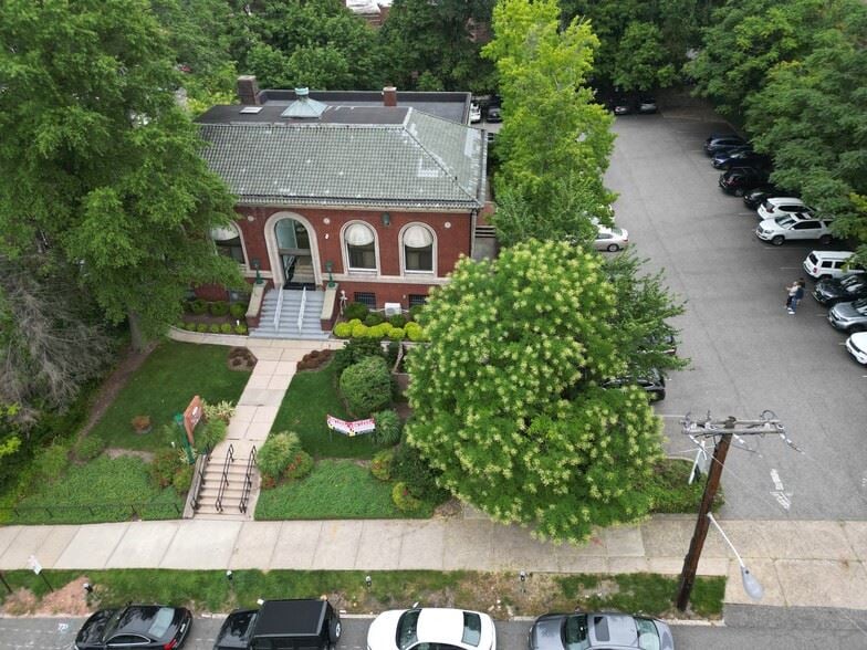 71 E Palisade Ave