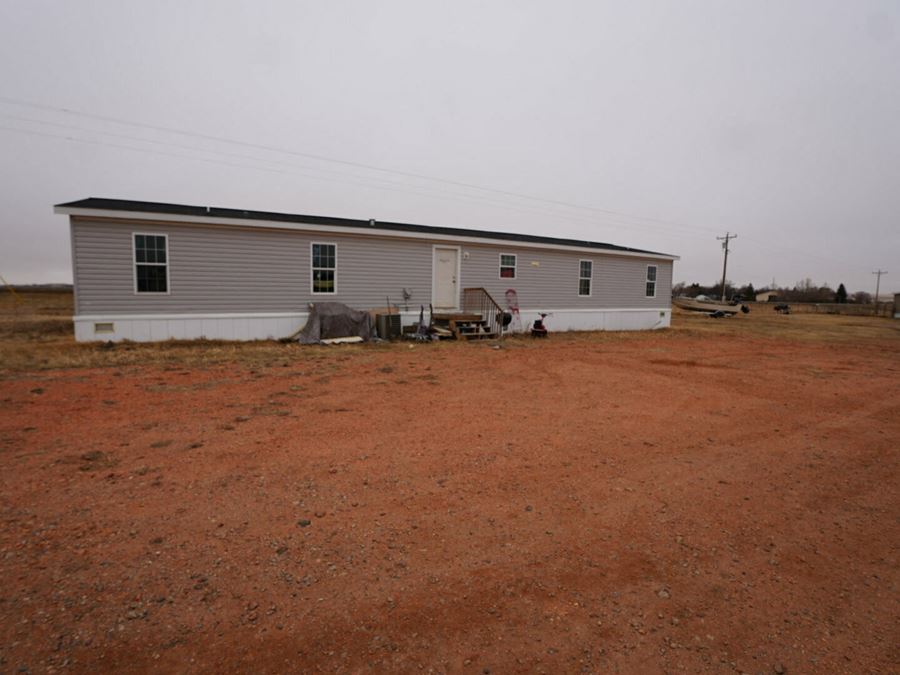 Two Quality Mobile Homes! Eight Bedroom Mobile Homes On 3+ Acres