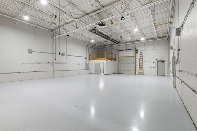 Industrial flex Space for Lease in Newburyport Seacoast Business Park
