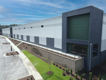 Photo of commercial space at Greenfield 27 in Garner