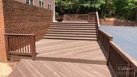 ±12,000-SF Freestanding Office Building for Sale in Excellent Condition