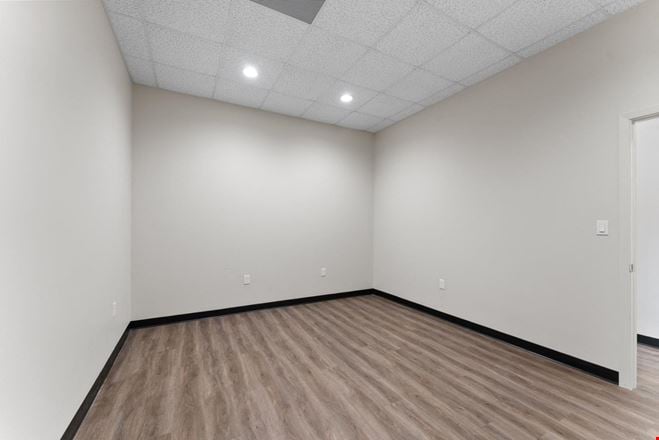 Building 7 - 25533 Richards Rd - Sublease