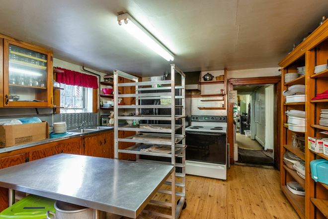 TURNKEY RESTAURANT OPPORTUNITY - THE THOMAS HOUSE
