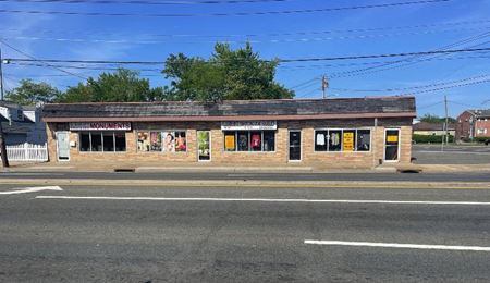 Retail space for Rent at 718-724 N Wellwood Ave in Lindenhurst