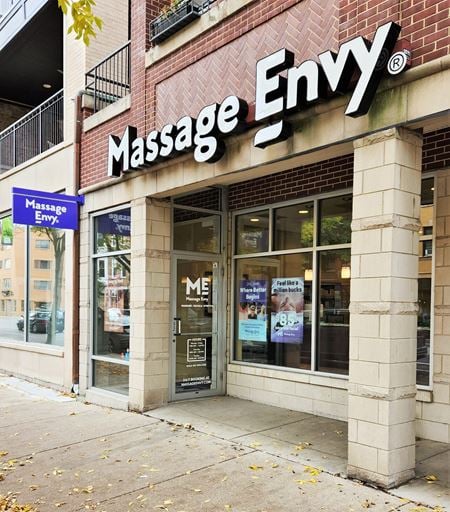 Retail space for Rent at 3718-20 N. Southport in Chicago