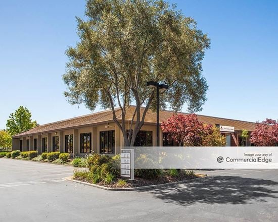 Montague Oaks Business Park - 631-633, 641-645 & 651-655 River Oaks Pkwy