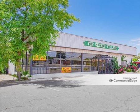 Retail space for Rent at 2601 East Indian School Road in Phoenix