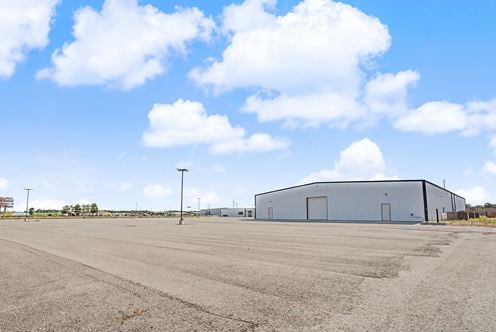 15,200 SF Shop Building Off I-55