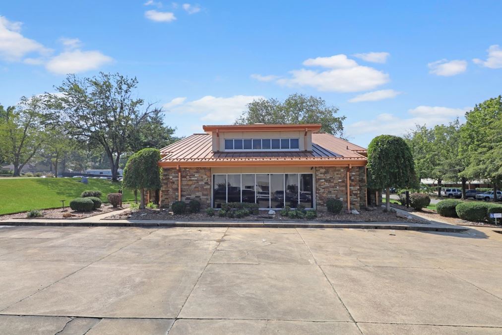 906 Osler Dr