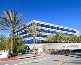 800 Corporate Pointe