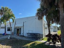 1102 S US Hwy 1