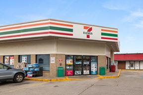 7-Eleven w/ Gas