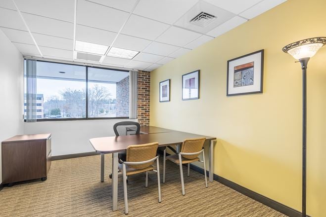 NH, Nashua – One Tara Boulevard