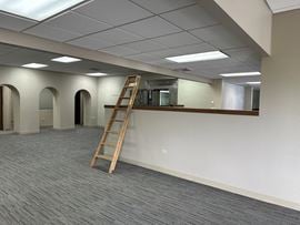 105 W 8th St