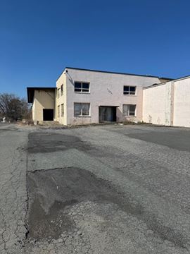 16 Commercial Avenue