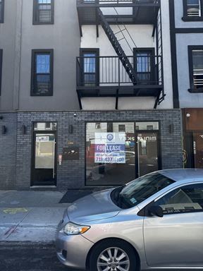 800 SF | 1706 E New York Ave | Vanilla Box Retail Space For Lease