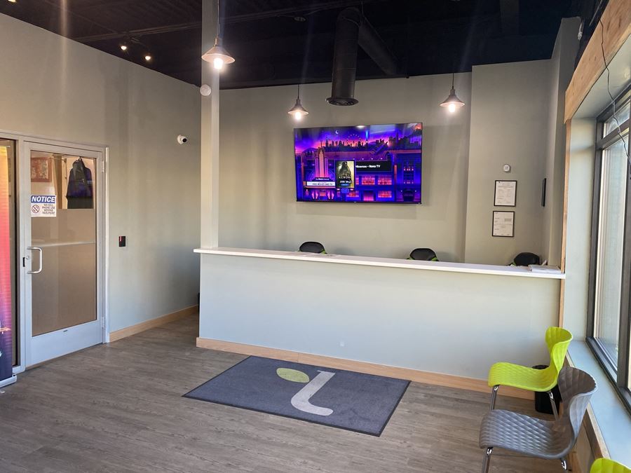 Kalamazoo - Freestanding Retail Building