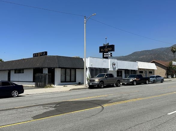 4352 & 4360 N Sierra Way