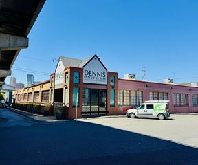 105-135 Southeast Hawthorne Boulevard