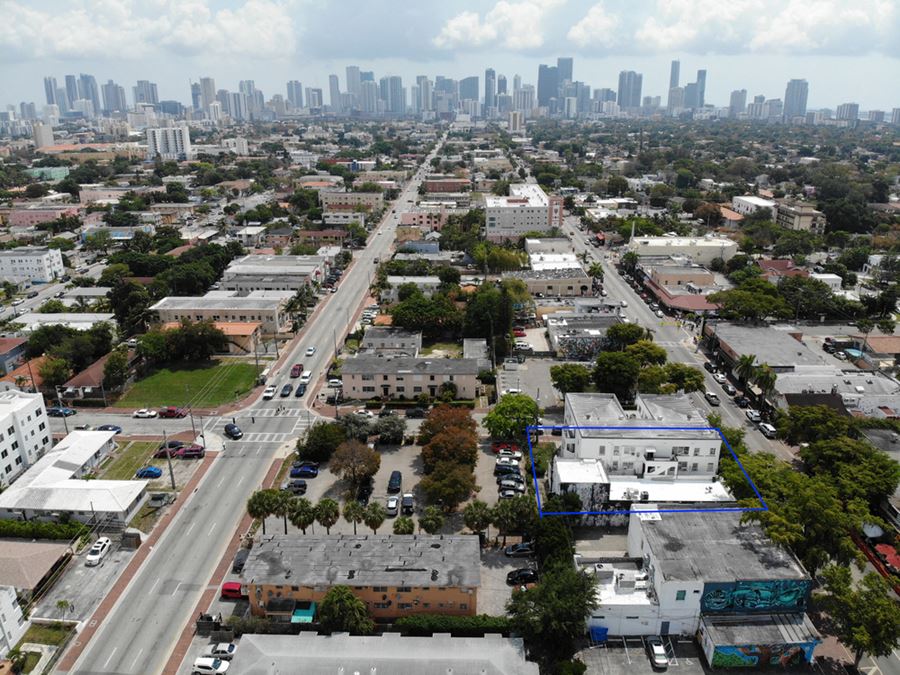 Retail property in MIAMI, FL