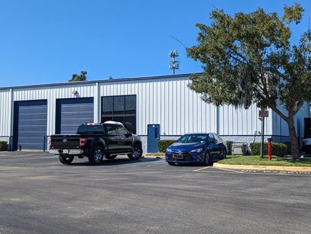 Industrial space for Rent at 1476 N Goldenrod Road in Orlando