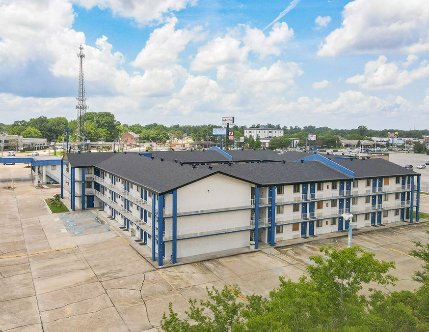 Bank Owned 170-Room Hotel off 1-12 at Airline Hwy
