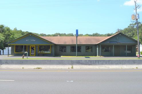 Retail property in Howell, NJ