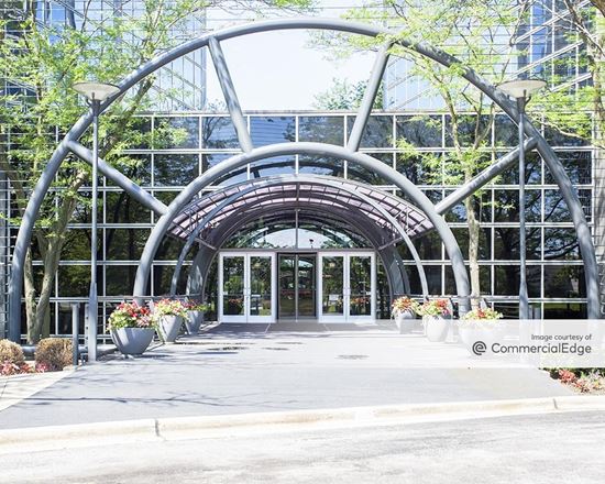 Woodfield Corporate Center - 200 North Martingale Road
