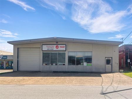 Photo of commercial space at 302 E Nash St in Terrell