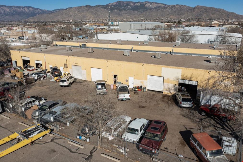 SMALL BAY MULTI-TENANT WAREHOUSES