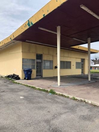 1219 E. Delavan Ave - Former Gas Station