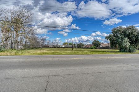 VacantLand space for Sale at 4516 N Chestnut Ave in Fresno