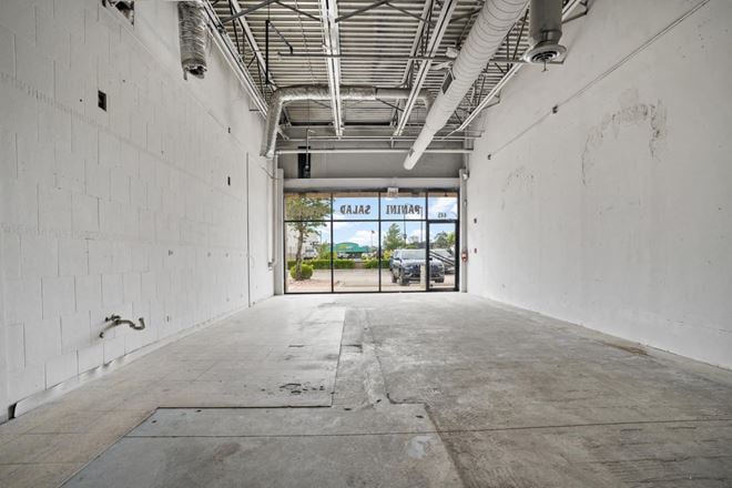 445 W Lake St