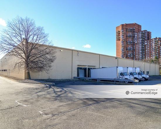 Harmon Cove - 1111 Secaucus Road