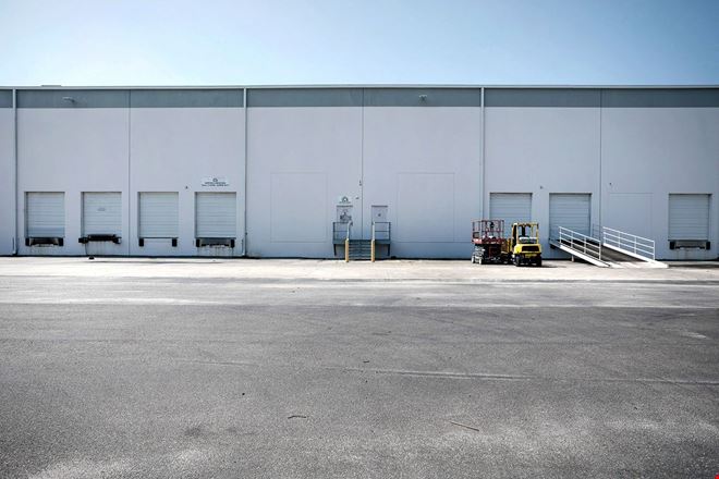 Atlas Commerce Center - 8351 Palmetto Commerce Parkway