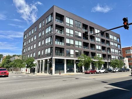 Retail space for Rent at 1710 N Western Ave in Chicago