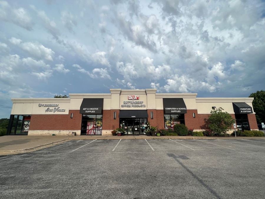 3280 Middle Road, 3,654