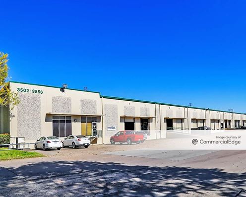 Pine Forest Business Center