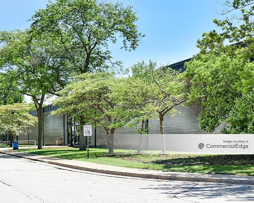 1444 South Wolf Road, Wheeling Industrial Space For Lease