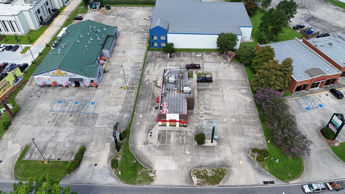 Vacant Free Standing QSR For Lease