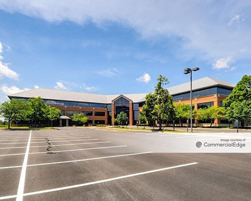 Hamilton Lakes Business Park - 555 Pierce Road