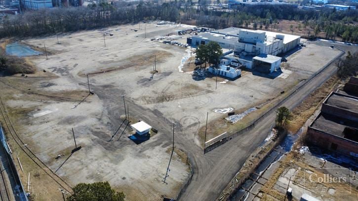 Industrial Space with Yard Area