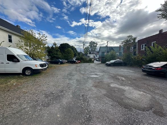 2036 S Park Ave - New Price! 8,534+/- SF RETAIL SPACE