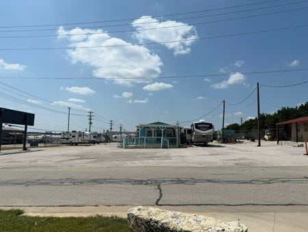 Retail space for Rent at 107 Bailey Ln in Liberty Hill